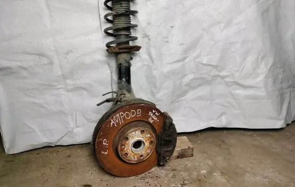 Volkswagen PASSAT B6 Front wheel hub spindle knuckle PASS10