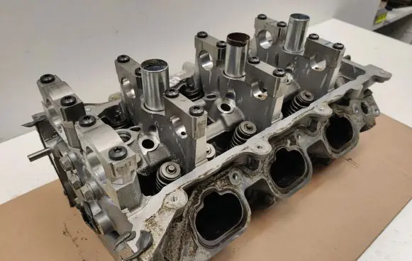 Dodge Durango III Engine head 04893810AF 32070429FC