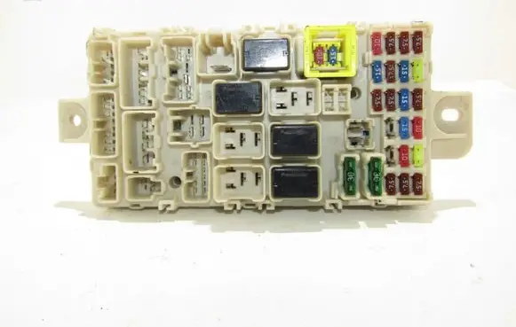 Mitsubishi Space Star Fuse module g8c937mf4z00