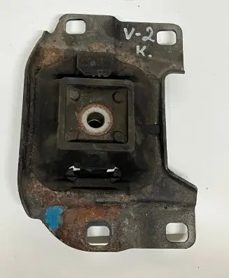 Volvo V50 Engine mount bracket 3M517M121