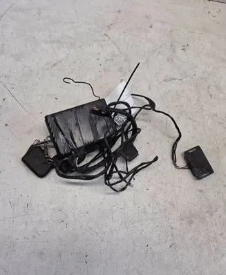 Mazda 626 Alarm control unit/module 97RA0104506