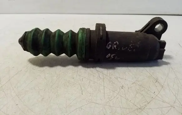 Clutch slave cylinder