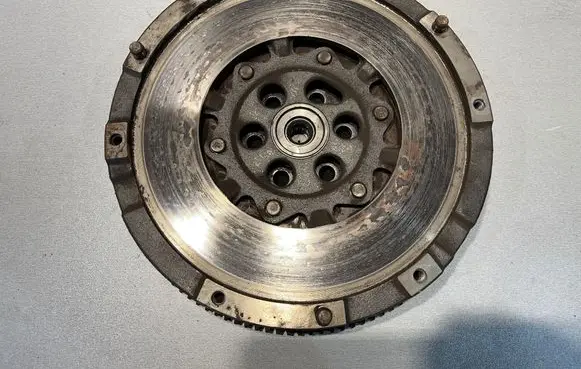 BMW 3 E92 E93 Dual mass flywheel 7556565