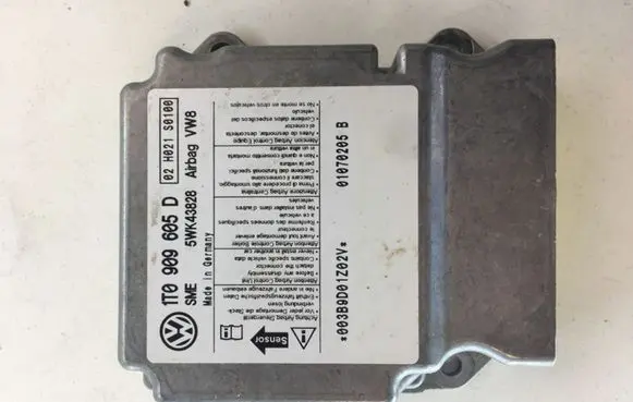 Volkswagen Touran I Airbag control unit/module 1T0909605D