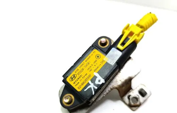 Hyundai Trajet Airbag deployment crash/impact sensor 959203A501