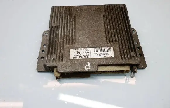 Renault Laguna I Engine control unit/module S103750014A HOM7700874132 7700107004E