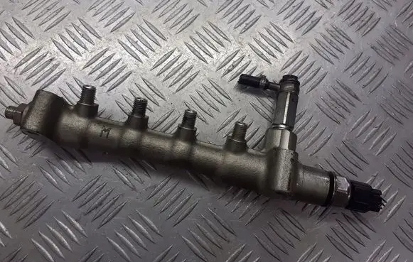 Opel Astra H Fuel main line pipe