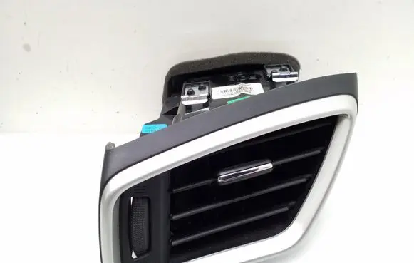 Nissan Qashqai Dashboard side air vent grill/cover trim 687614EH0A 687614EA0A