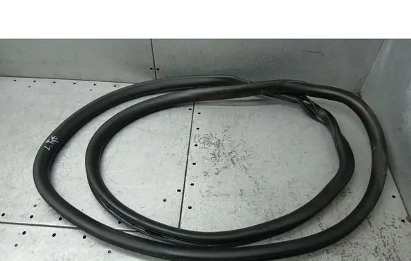 Audi A8 S8 D3 4E Rubber seal rear door 4E0833721E