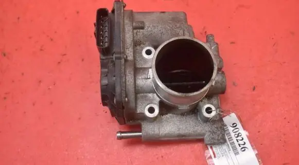 Mazda CX-7 Throttle body valve R2AA136B0