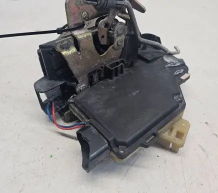 Audi A6 S6 C5 4B Front door lock