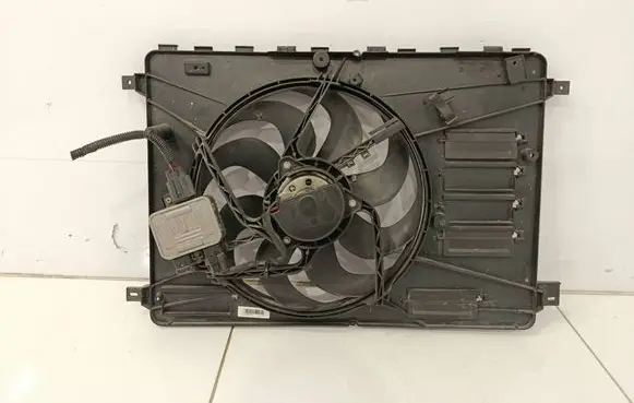 Volvo S60 Electric radiator cooling fan P31293778
