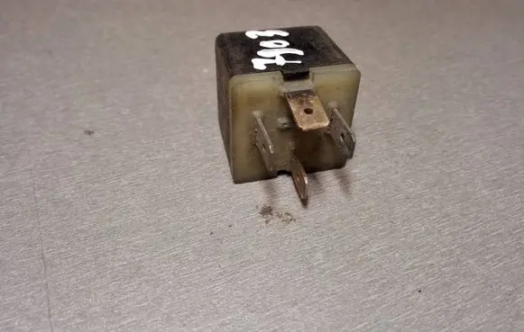 Audi A6 S6 C5 4B Other relay 431951253H