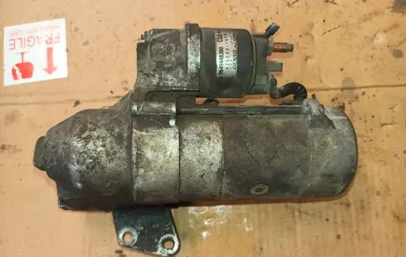 Peugeot 407 Starter motor 9649448380
