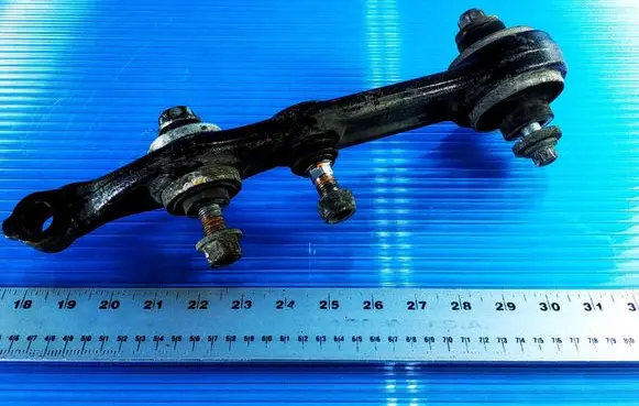 Mercedes-Benz E W211 Front control arm 2113308107