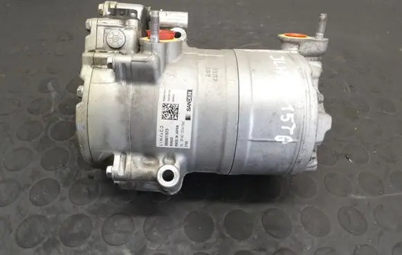 Lynk u0026 co 01 Air conditioning (A/C) compressor (pump) 8889011573 P8889011573 T2007801152