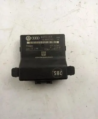 Volkswagen Touran I Gateway control module 1K0907530F 0325 1K0907951