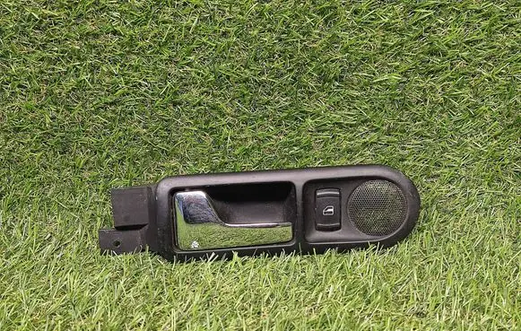 Volkswagen PASSAT B5.5 Front door interior handle 3B0839113
