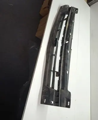 Front bumper upper radiator grill