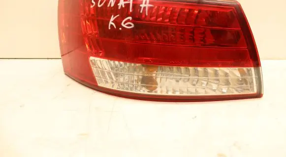 Hyundai Sonata Rear/tail lights 924013K0