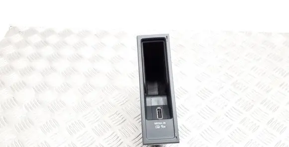 Volkswagen Tiguan Head unit multimedia control 5N0035341D 5N0035342C