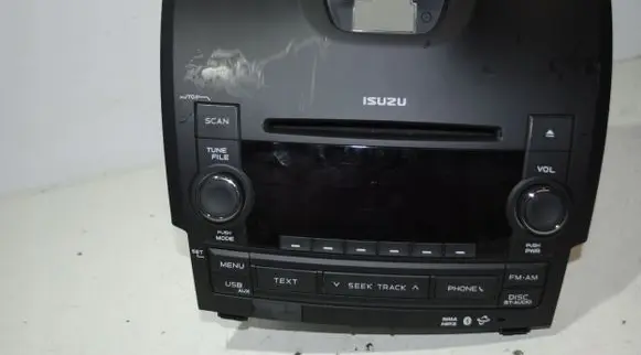 Isuzu D-Max Radio/CD/DVD/GPS head unit 8982436022