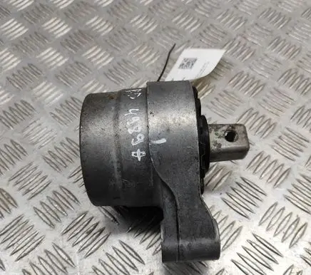 Maserati Ghibli Engine mount bracket 6700389770