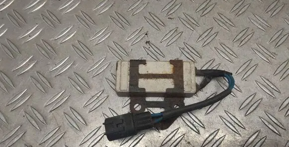 Toyota Corolla Verso AR10 Coolant fan relay 2468103560