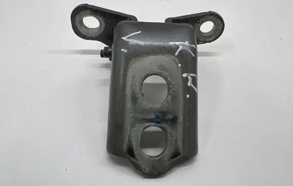 Renault Captur II Front door upper hinge 