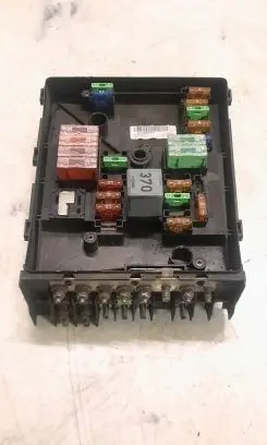 Volkswagen PASSAT B6 Fuse box set 1K0937125