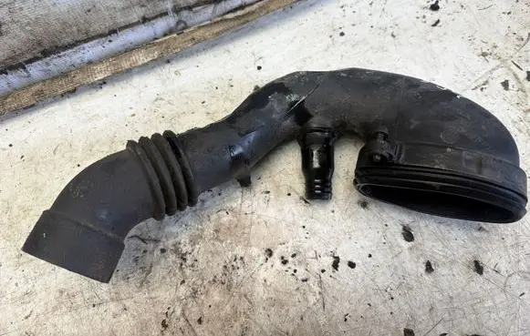 BMW 3 E46 Air intake hose/pipe 7790552