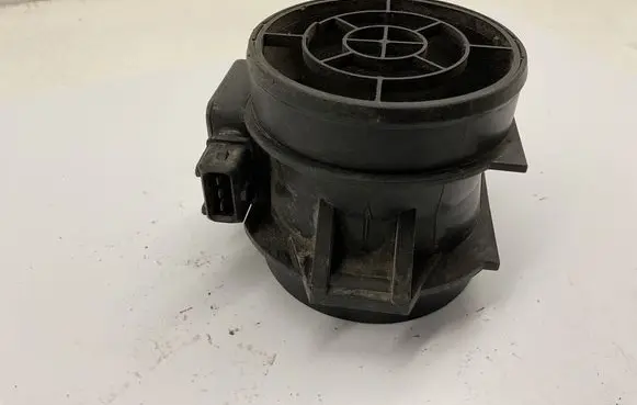 Volvo S40, V40 Mass air flow meter 5WK9604 70767513 30611231