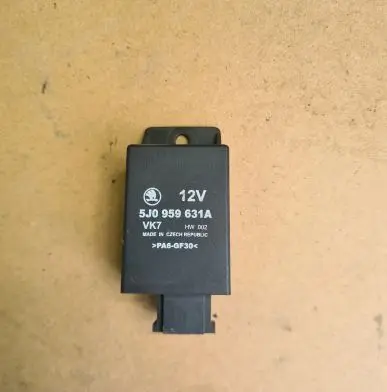 Skoda Fabia Mk2 (5J) Glow plug pre-heat relay 5J0959631A 5J0959631