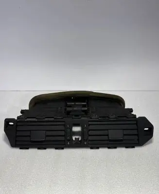 BMW 5 E60 E61 Dash center air vent grill 6910734 7009275