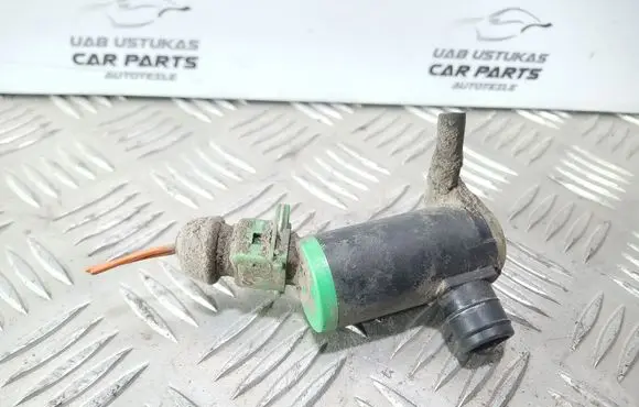 Peugeot 406 Windscreen/windshield washer pump 90095