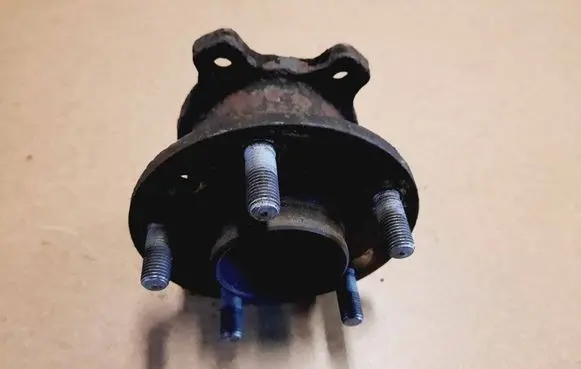Ford Mondeo MK IV Rear wheel hub spindle/knuckle 