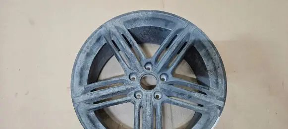 Audi Q7 4M R21 alloy rim 4M0601025E