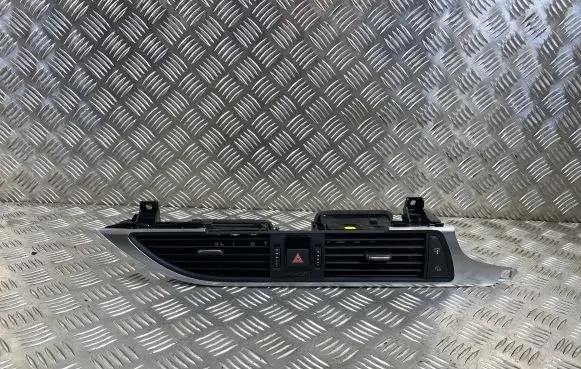 Audi A7 S7 4G Dash center air vent grill 4G2820951