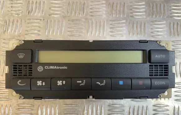 Volkswagen PASSAT B5 Climate control unit 1J1907044 5HB00761700