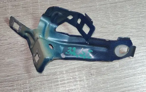 BMW M4 F82 F83 Fender mounting bracket 8055703 41358055703 41358060241