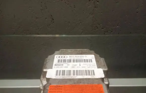 Audi A4 S4 B7 8E 8H Airbag control unit/module 8E0959655G 0285001668