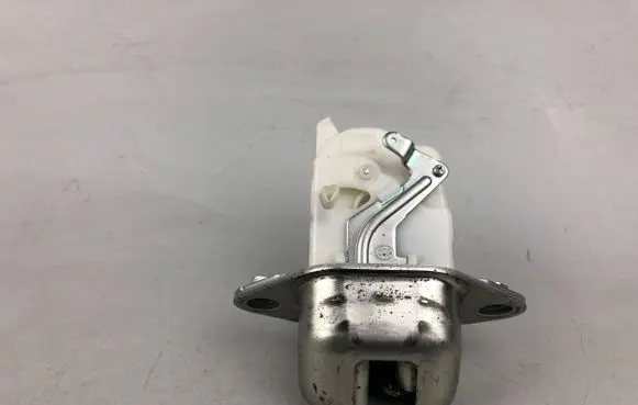 Subaru Outback (BS) Loading door lock 