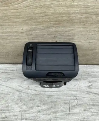 Volkswagen PASSAT B5.5 Dashboard side air vent grill/cover trim 3B0819704D