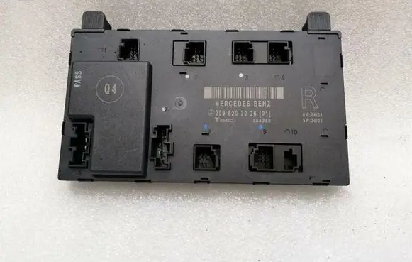 Mercedes-Benz CLK A209 C209 Door control unit/module A2098202026