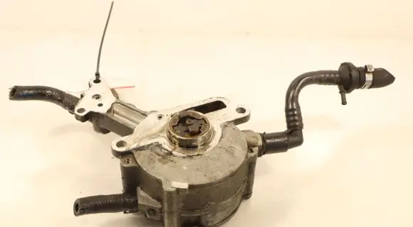 Volkswagen Jetta V Vacuum pump 038145209M