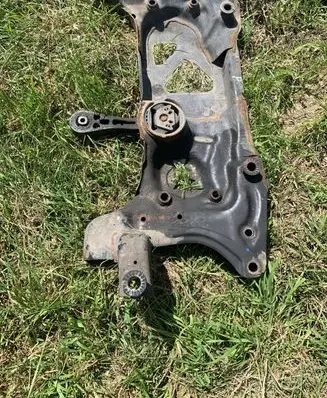 Volkswagen Jetta VI Front subframe