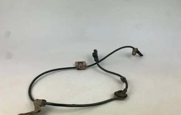 Subaru Outback ABS brake wheel speed sensor 27540AG01