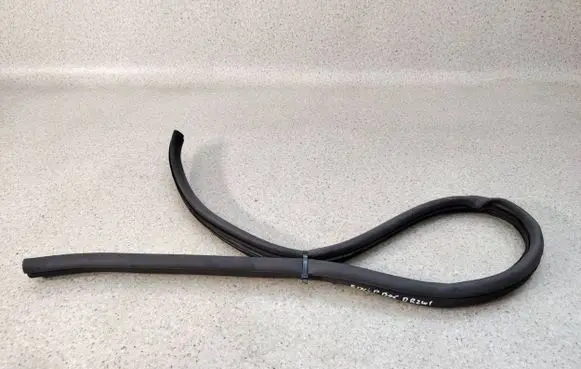 Mercedes-Benz SLK R172 Front door rubber seal A1726970051