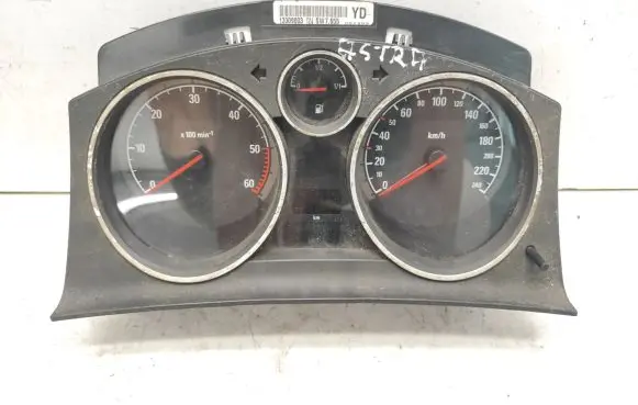 Opel Zafira B Speedometer (instrument cluster) 13309003