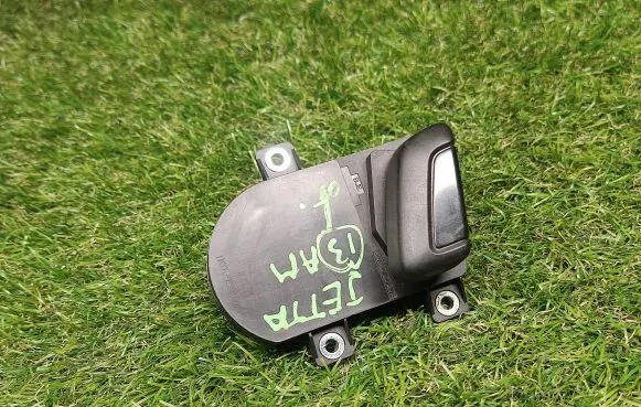 Volkswagen Jetta VI Seat control switch 1K0959777